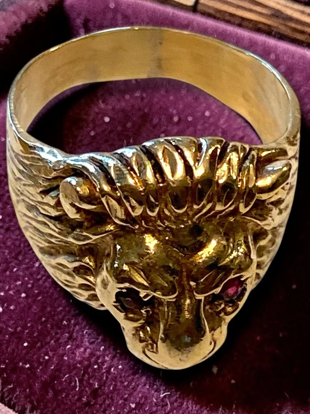 MENS Estate Custom 14k Yellow Gold Ruby Eye LION HEAD Ring Size 9